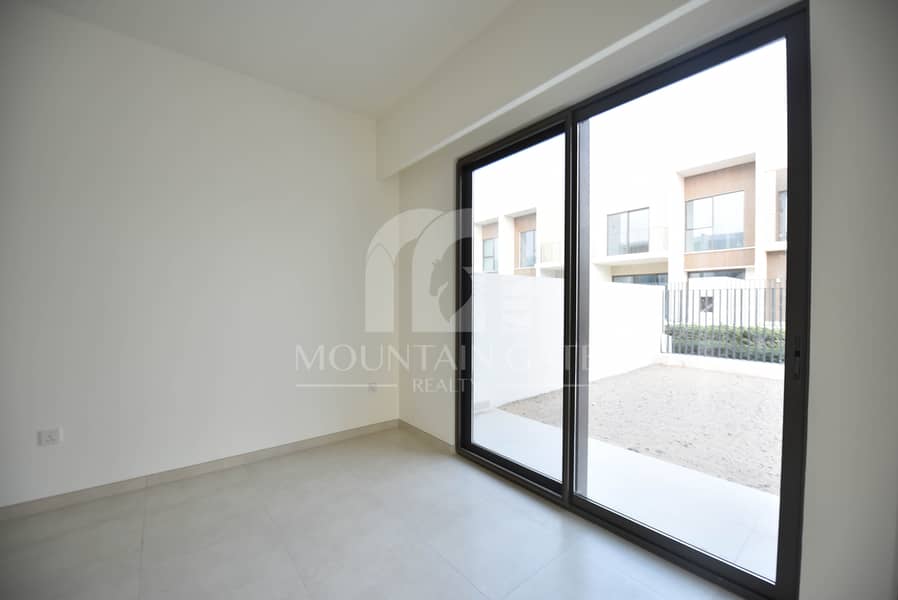 Corner Villa | Near Pool N Golden Beach - Image 10