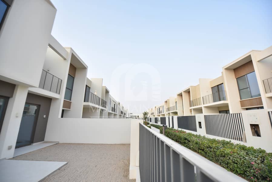 Corner Villa | Near Pool N Golden Beach - Image 11