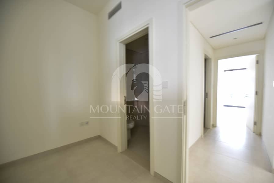 Corner Villa | Near Pool N Golden Beach - Image 18