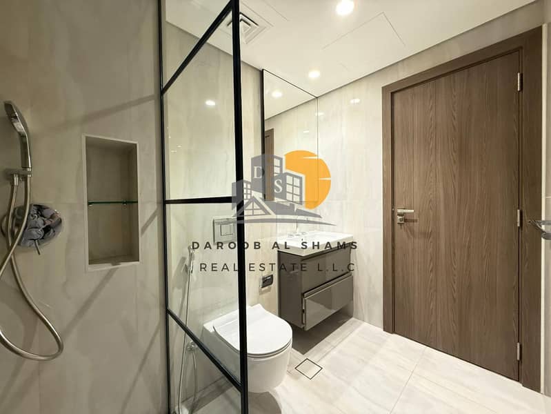 READY TO MOVE | CANAL VIEW | FULLY FURNISHED - Image 18