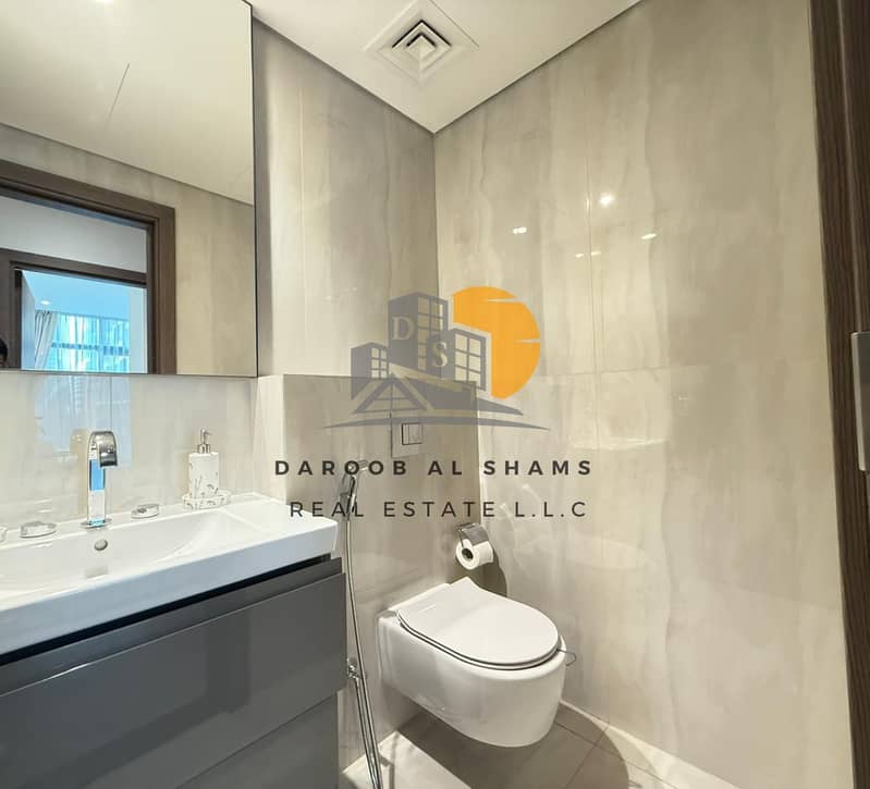 READY TO MOVE | CANAL VIEW | FULLY FURNISHED - Image 19