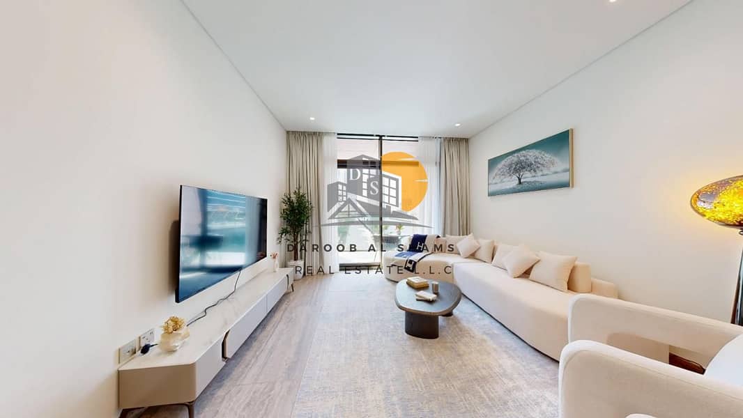 CANAL VIEW | LARGE LAYOUT | READY TO MOVE IN