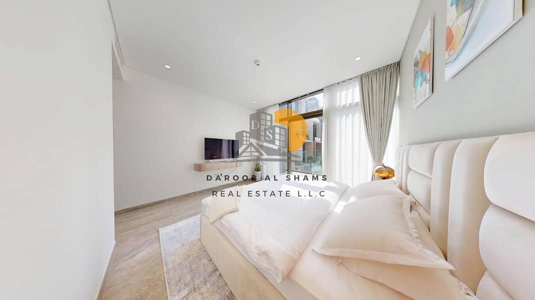 CANAL VIEW | LARGE LAYOUT | READY TO MOVE IN - Image 10