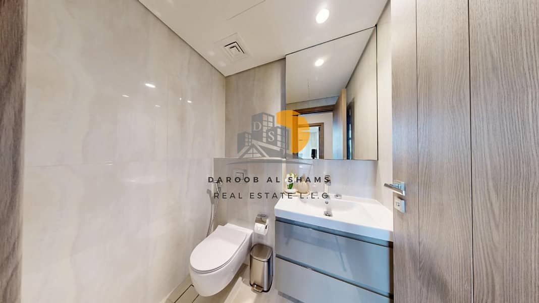 CANAL VIEW | LARGE LAYOUT | READY TO MOVE IN - Image 14