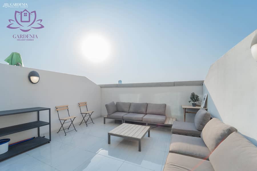 3 Balcony 1. jpg