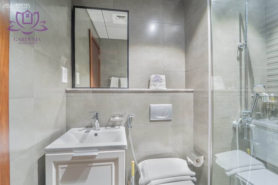 5 Bath 1 1. jpg
