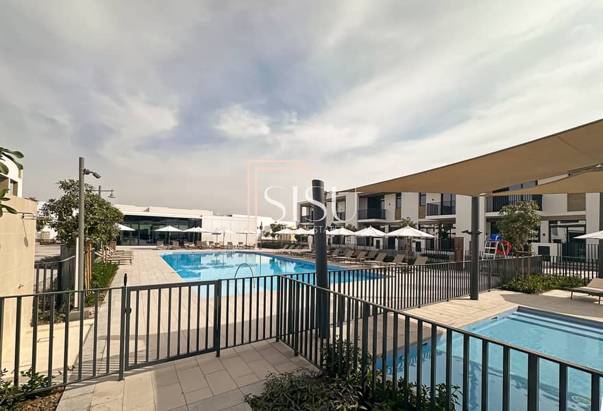 Serious Seller | Single Row | Pool Facing