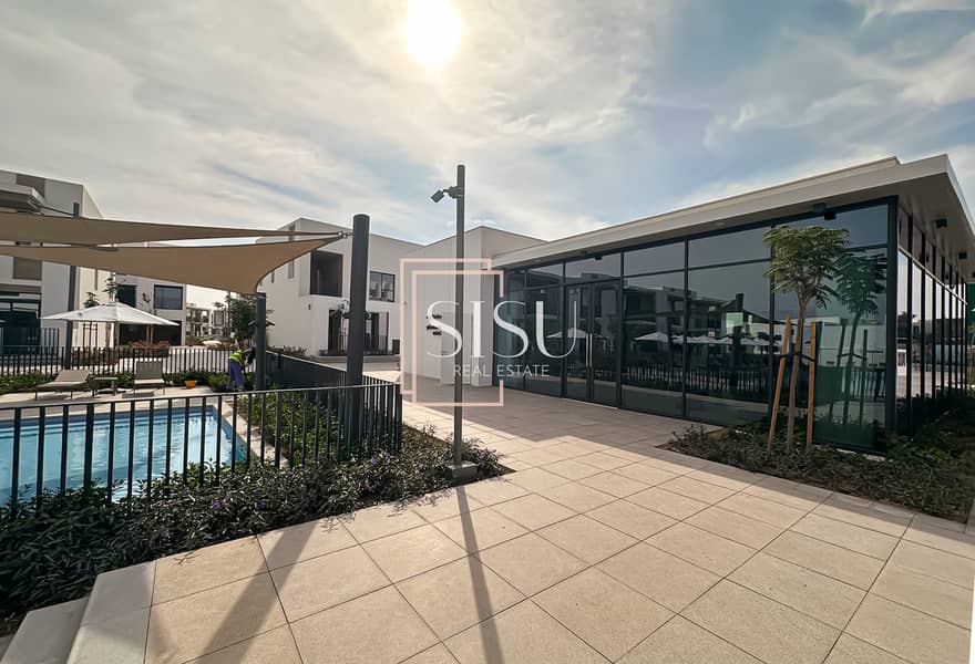 Serious Seller | Single Row | Pool Facing - Image 12