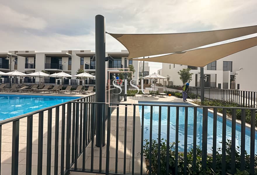 Serious Seller | Single Row | Pool Facing - Image 13