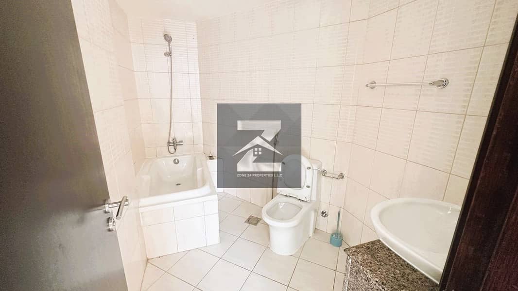 Amazing Lake View | Vacant | High-ROI