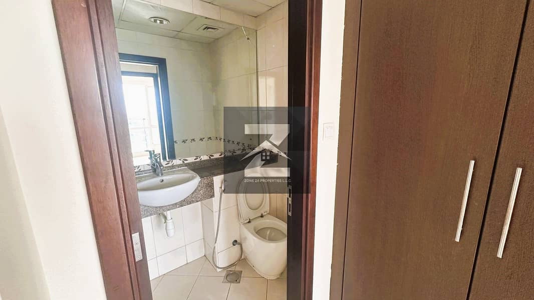 Amazing Lake View | Vacant | High-ROI