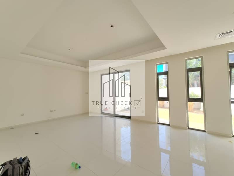 HUGE LIVING ROOM | 3 BEDROOMS + MAID | R2M TYPE | VACANT SOON