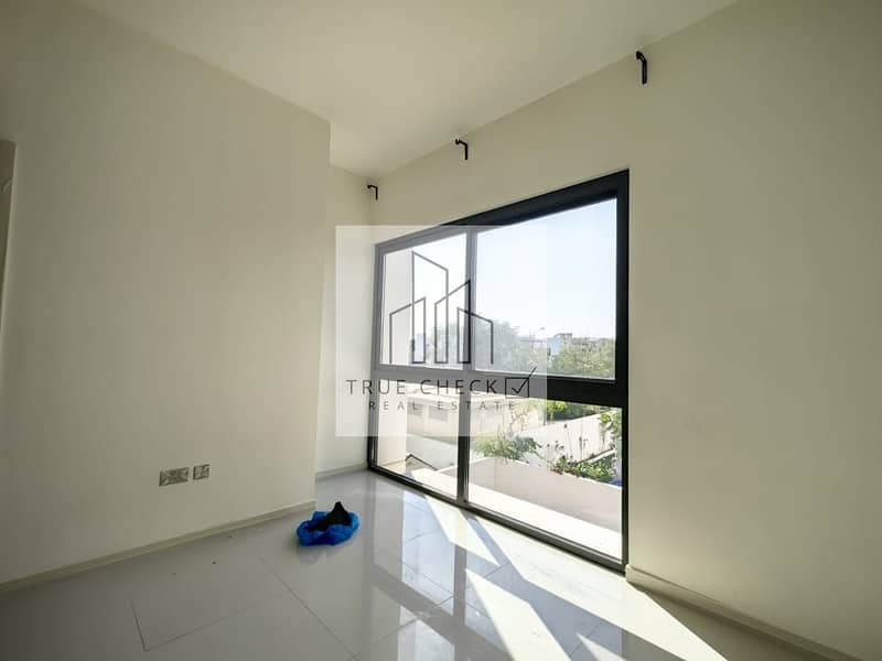 HUGE LIVING ROOM | 3 BEDROOMS + MAID | R2M TYPE | VACANT SOON