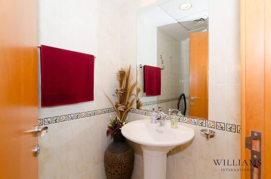 Breathtaking Views | 3-Bed Apartment | Prime Location - Image 9