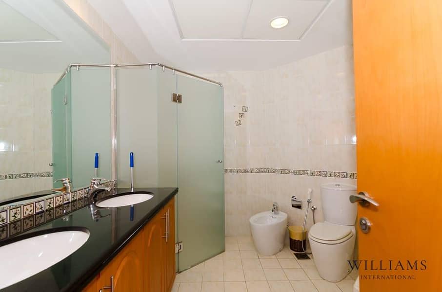 Breathtaking Views | 3-Bed Apartment | Prime Location - Image 10