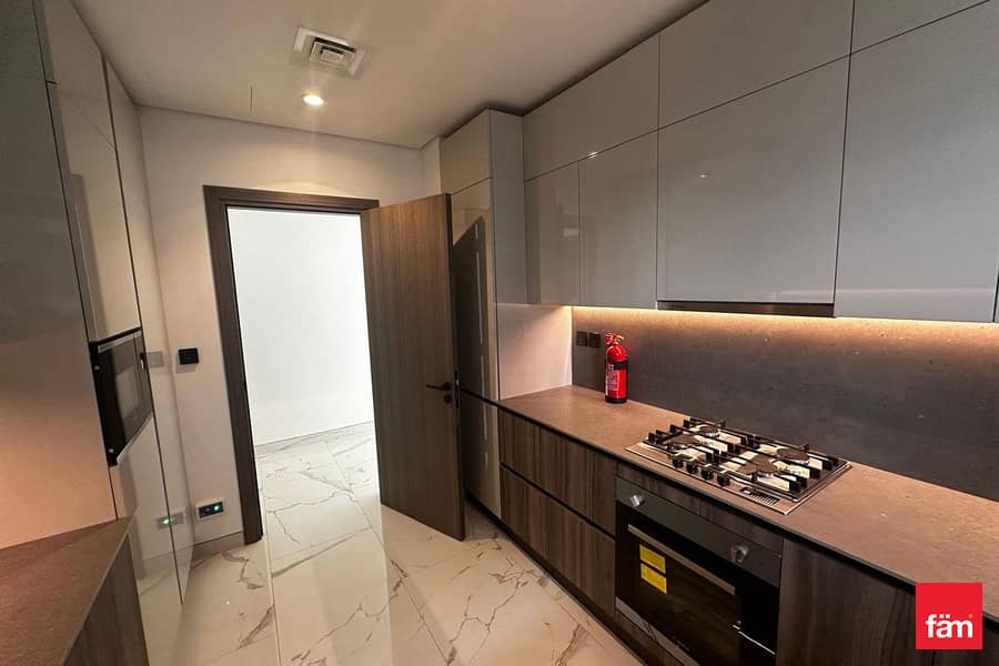 Premium Location | Vacant | Ready To Move In - Image 7