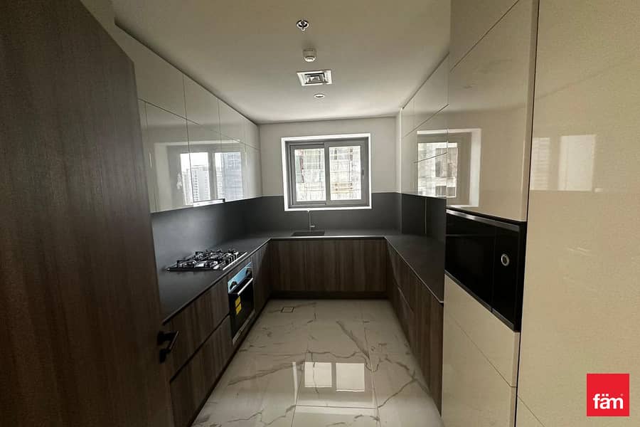 Premium Location | Vacant | Ready To Move In - Image 8