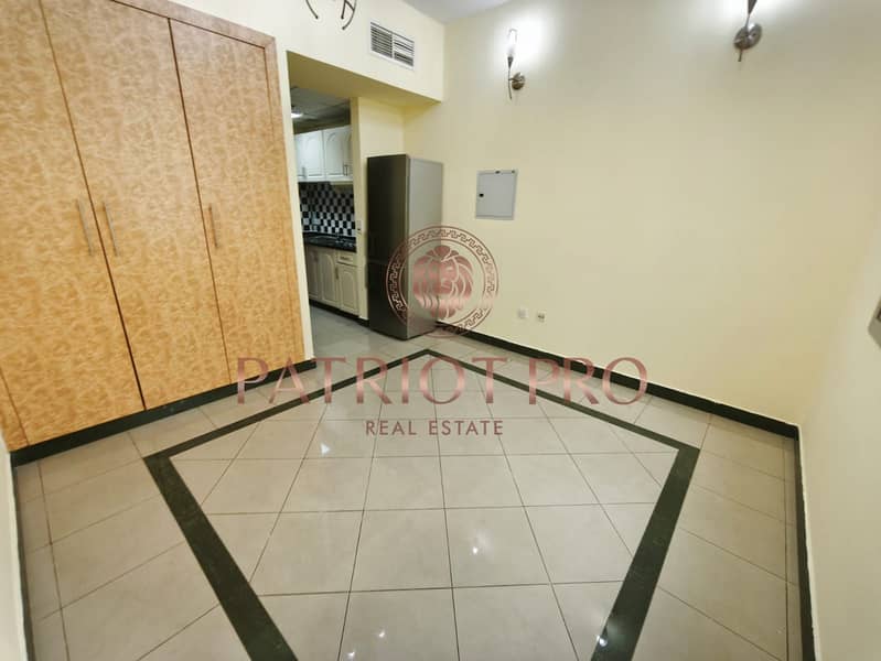 Chiller Free II Near to Metro II With kitchen appliances