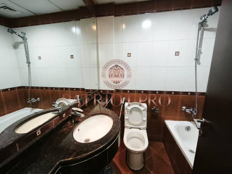 Chiller Free II Near to Metro II With kitchen appliances