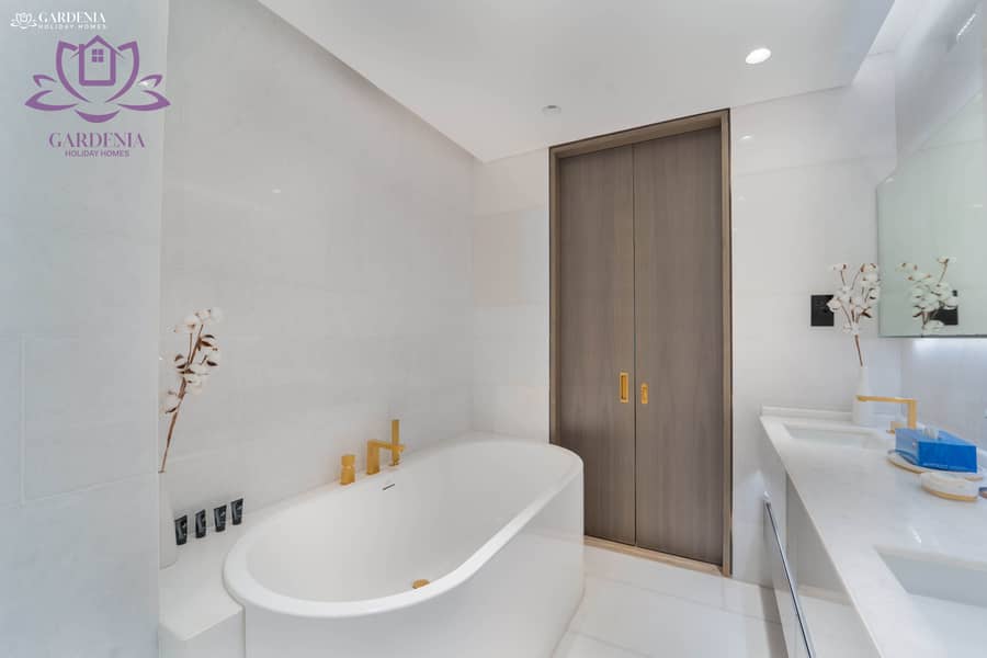 17 Bath 1 2. jpg