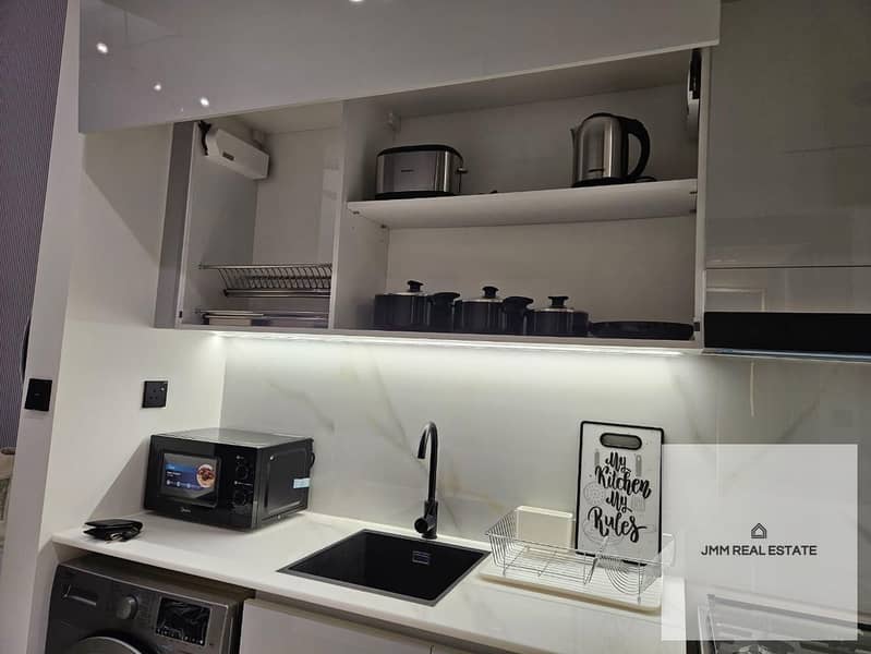 Canal & Burj Khalifa View | Fully Furnished | Vacant - Image 9