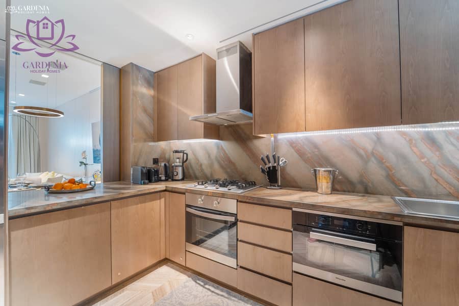 16 Kitchen 2. jpg
