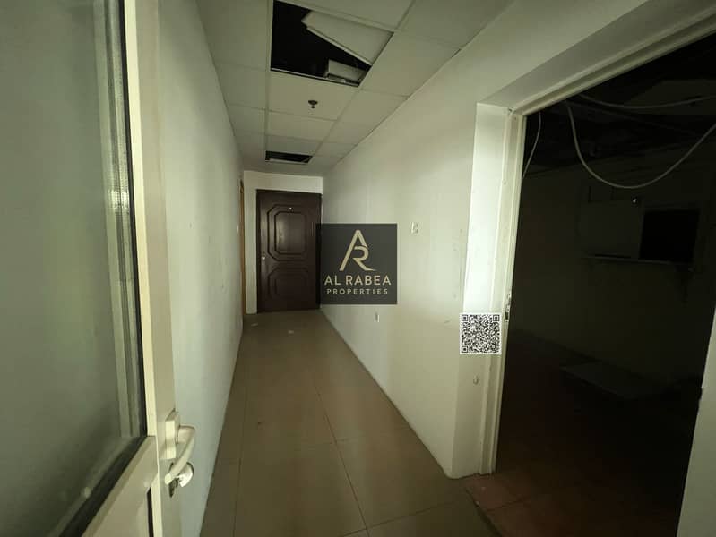 13 86a5dcec-14b6-4c50-a3d1-8b2ca089660c. jpg