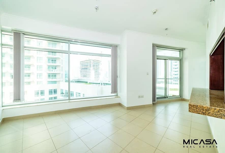 Modern 1 Bedroom Apartment in Burj View Tower A