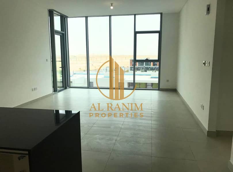 SPACIOUS | NEXT TO PARK | OPEN KITCHEN