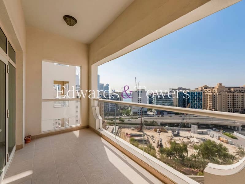 View of 20 Penthouse Design Ideas for Luxury Living - plusmood.com