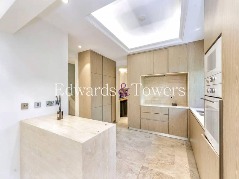 Exclusive | Single Row | 4BR | Roof Terrace