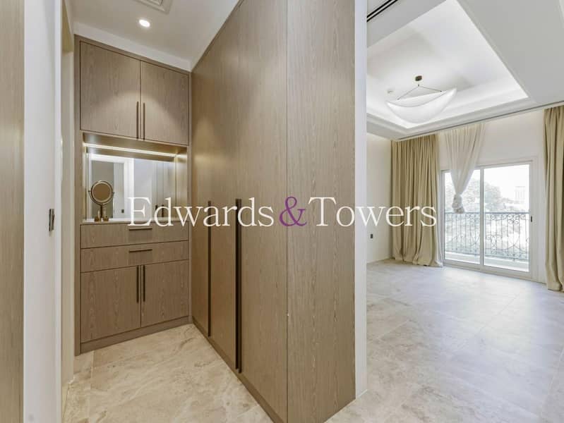 Exclusive | Single Row | 4BR | Roof Terrace