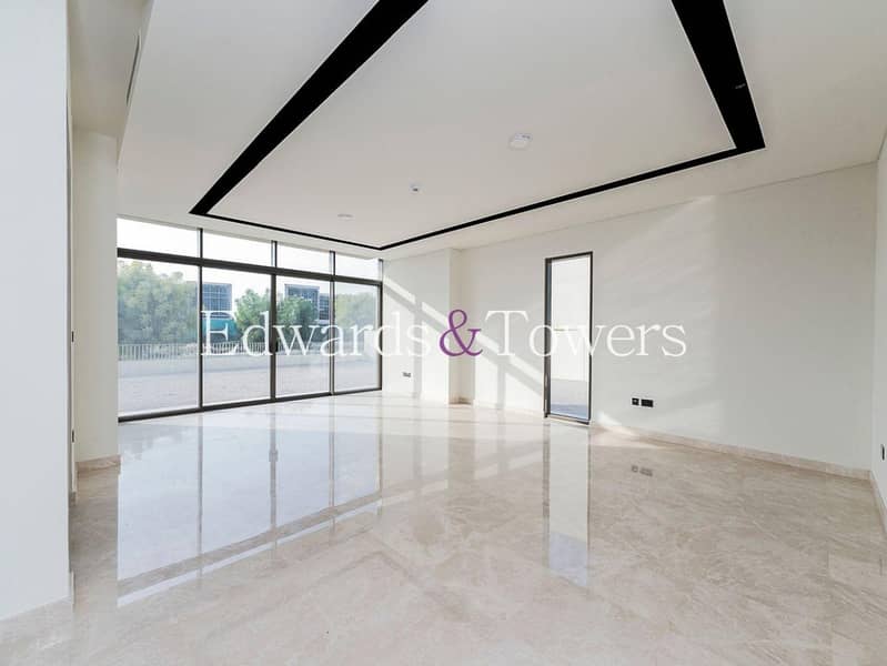 Exclusive | 4BR+Maids | Massive Plot | Main Park