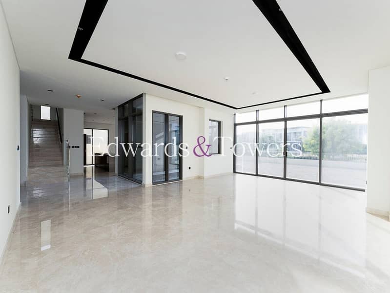 Exclusive | 4BR+Maids | Massive Plot | Main Park