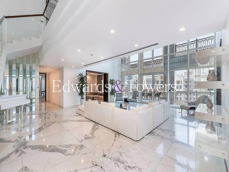 Duplex Unique Penthouse | Upgraded | Vacant