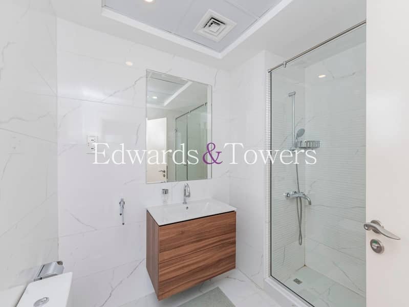 Penthouse Level | D Type | Upgraded | Furnished - Image 15