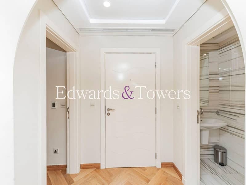 Penthouse Level | D Type | Upgraded | Furnished - Image 21