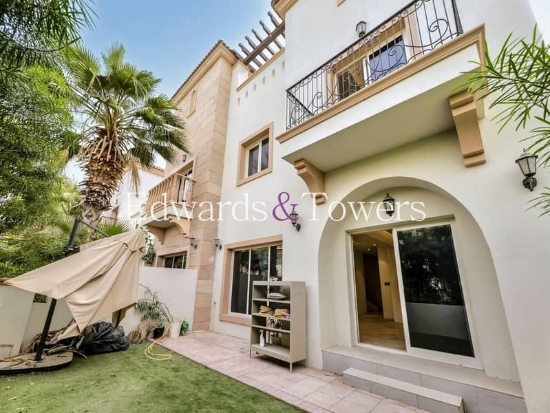 Exclusive | Single Row | 4BR | Roof Terrace - Image 6