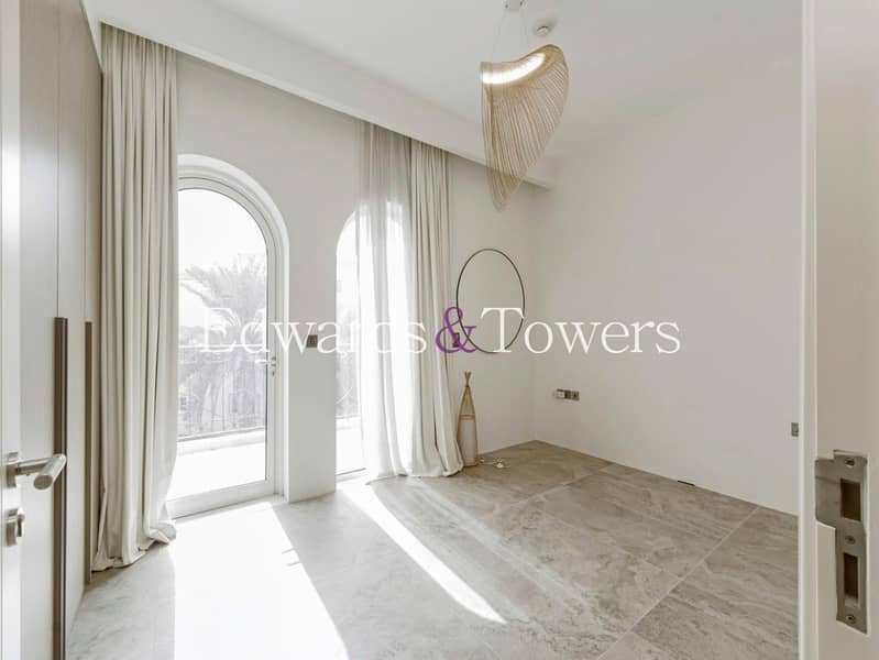 Exclusive | Single Row | 4BR | Roof Terrace - Image 15