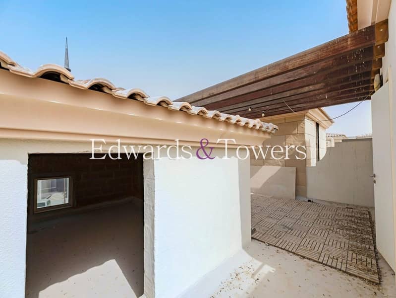 Exclusive | Single Row | 4BR | Roof Terrace - Image 28