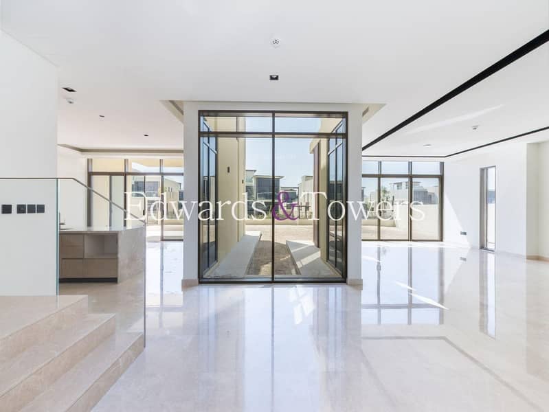 Exclusive | 4BR+Maids | Massive Plot | Main Park