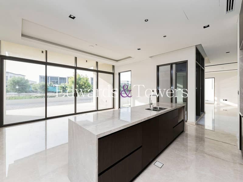 Exclusive | 4BR+Maids | Massive Plot | Main Park - Image 11