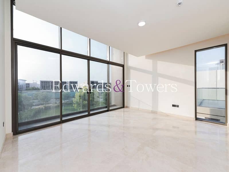 Exclusive | 4BR+Maids | Massive Plot | Main Park - Image 16