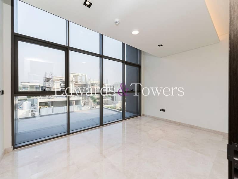 Exclusive | 4BR+Maids | Massive Plot | Main Park - Image 22