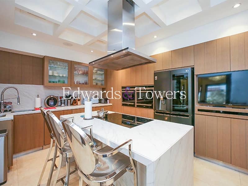 Exclusive | Vacant | Upgraded | Sunset Views - Image 6