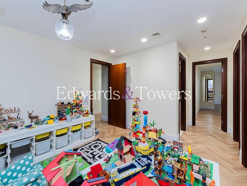 Upgraded and Spacious | Unfurnished | Low Floor - Image 25