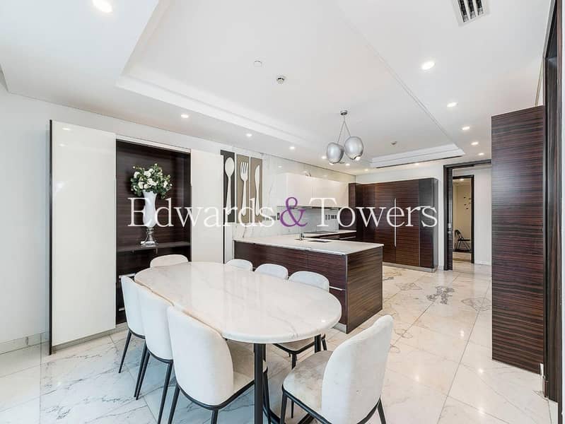 Duplex Unique Penthouse | Upgraded | Vacant - Image 12