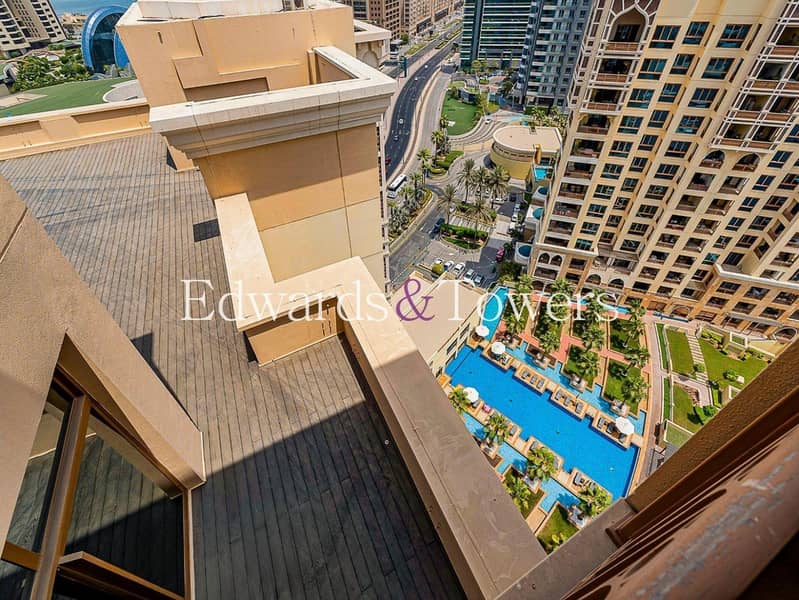 Duplex Unique Penthouse | Upgraded | Vacant - Image 31