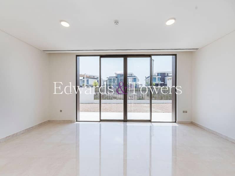 Exclusive|5 Bed Large Layout|Corner|Bloom Villa