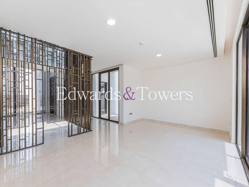 Exclusive|5 Bed Large Layout|Corner|Bloom Villa